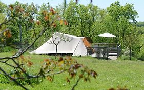 Ingerichte tenten Domaine les Gonies